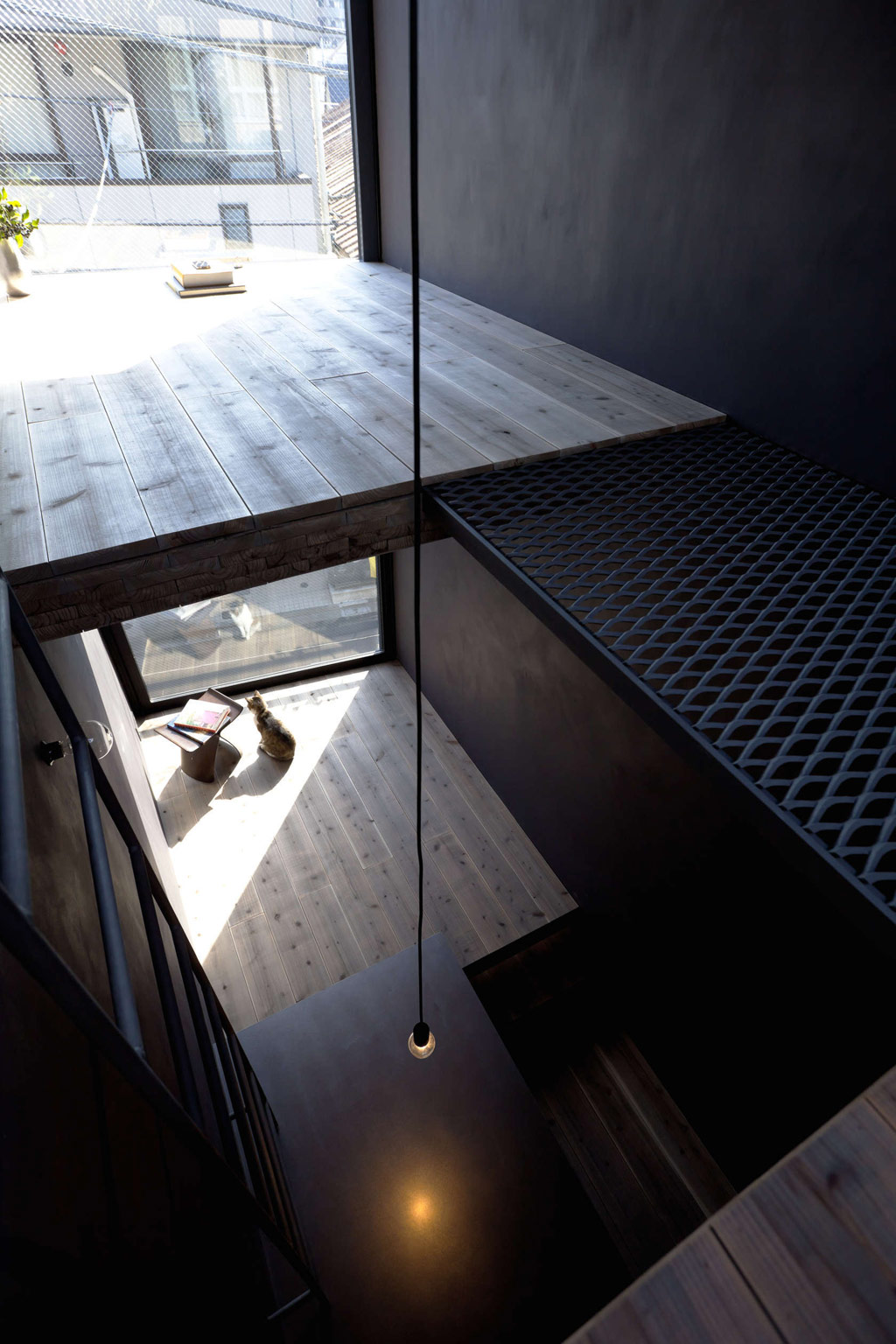 1.8m-width-house-yuua-architects-and-associates-4