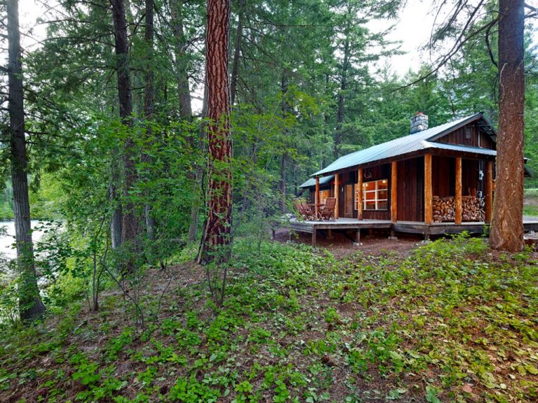 Mazama River Cabins